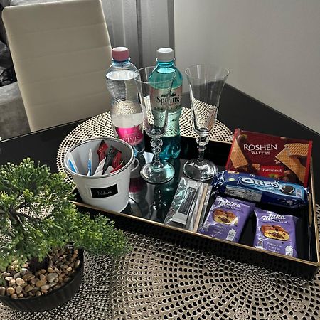 Luxurious Accommodation 플로레스티 외부 사진