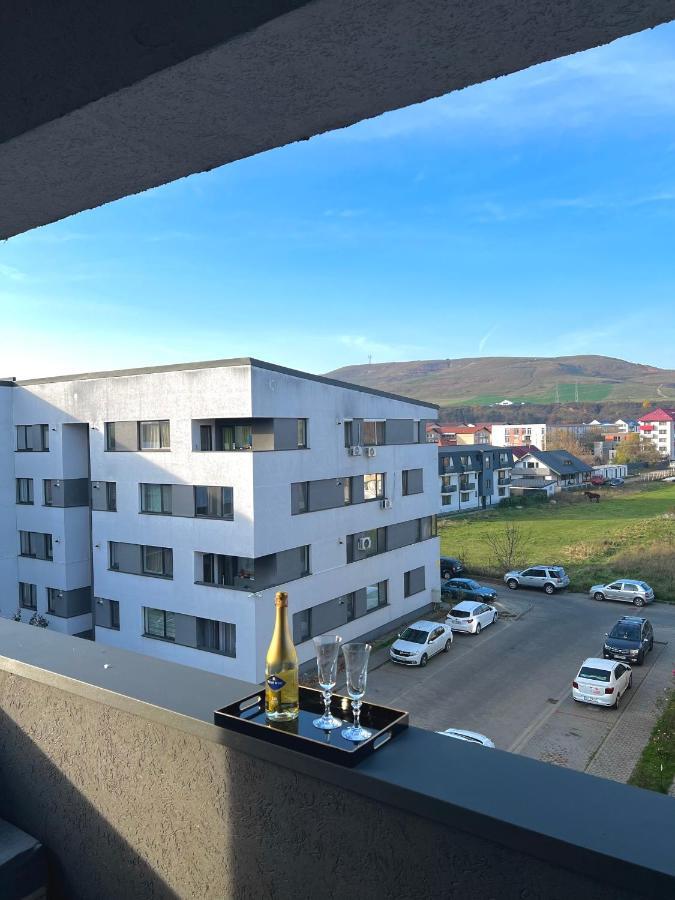 Luxurious Accommodation 플로레스티 외부 사진