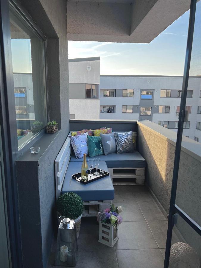 Luxurious Accommodation 플로레스티 외부 사진